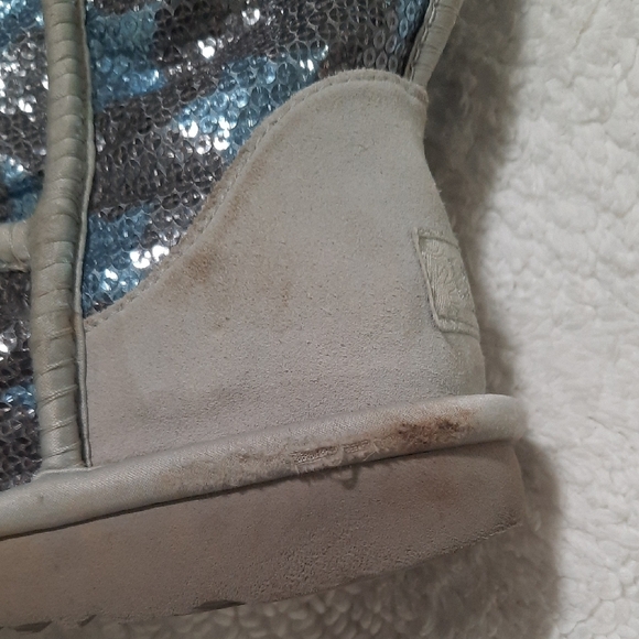 UGG Blue and Gray Sequin Star Boots - Picture 12 of 15